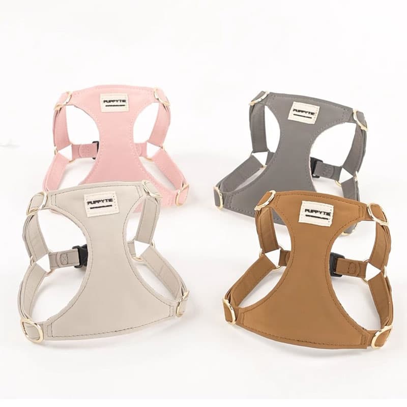 体重3キロ以下の超小型犬向けの本革製ハーネス！柔らかい素材で肌触りが良く、着脱が簡単。高級感のある縫製で、愛犬の動きを優しく包み込みます！
